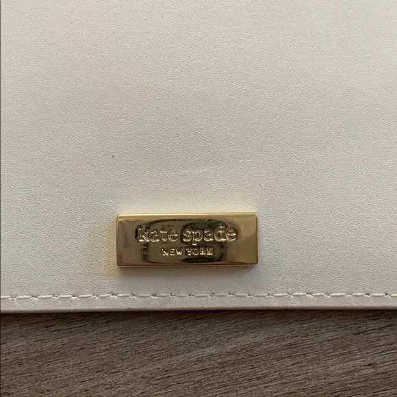 Kate Spade Sweet Pea wristlet bag - Picture 3 of 6